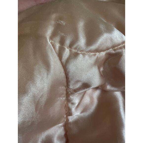 Vtg Satin Pink Yellow Scalloped Baby Blanket Embossed Detailing - Picture 3 of 10
